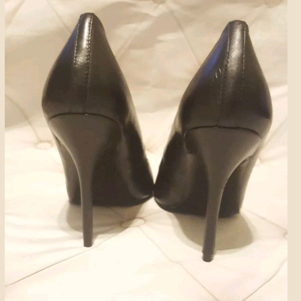 *sold*Steve Madden Galleryy Black  Pump Heels 10 - Picture 3 of 5