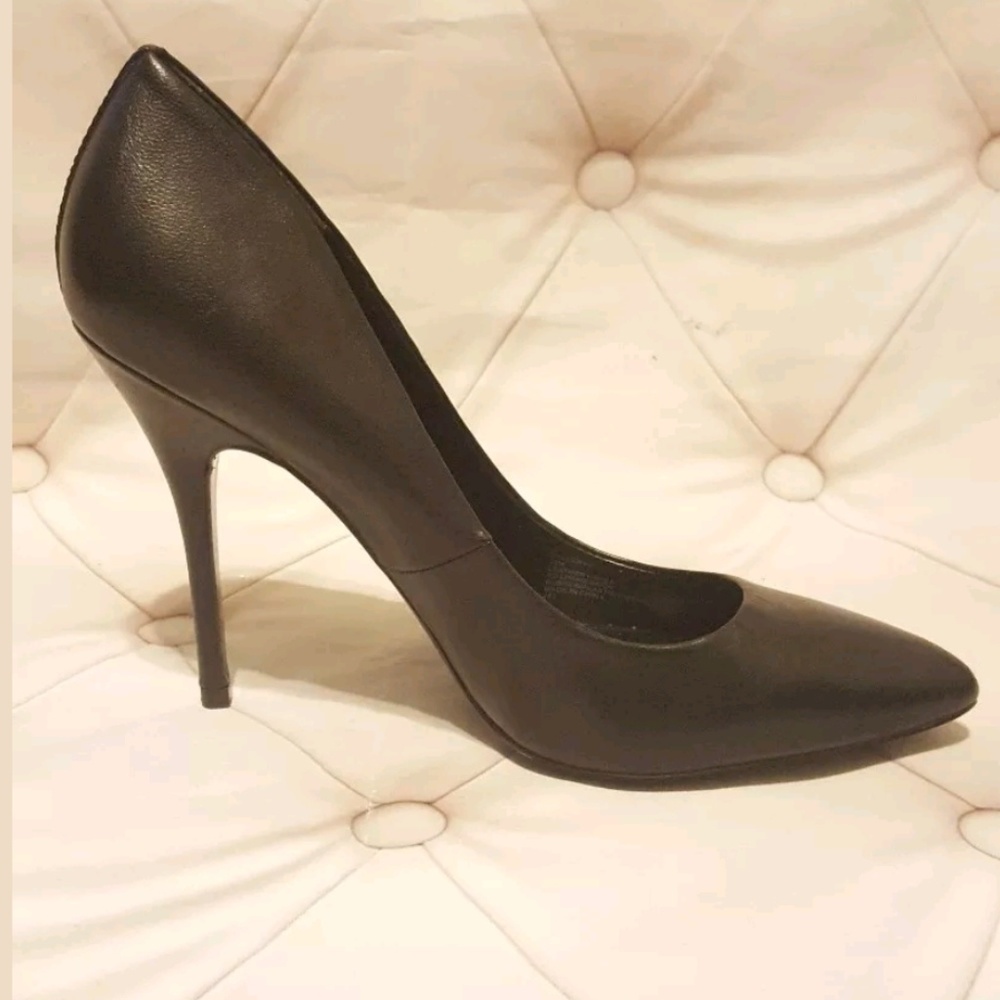 *sold*Steve Madden Galleryy Black  Pump Heels 10 - Picture 5 of 5