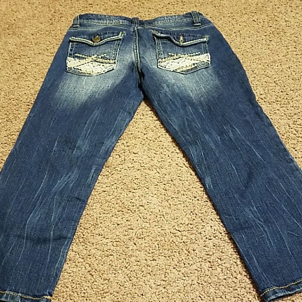 Women's size 7 no boundary Capri