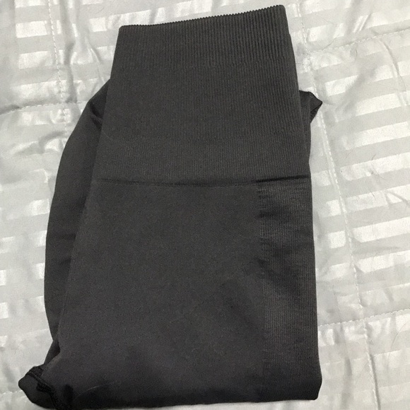 Lululemon charcoal grey leggings - Picture 1 of 5