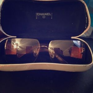 Chanel sunglasses w/case