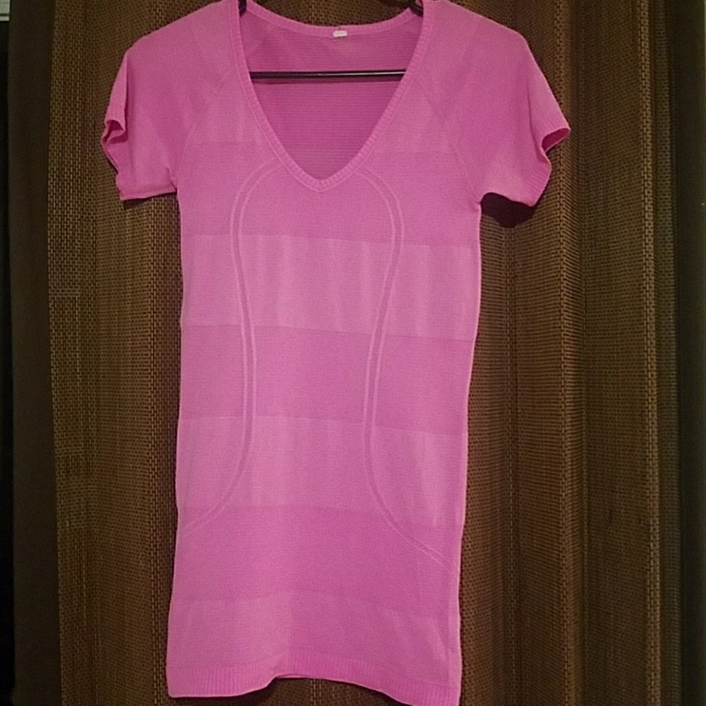 Lululemon SS v neck Swiftly