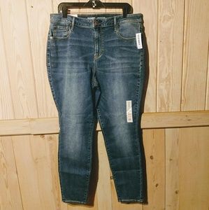 NWT Old Navy Rockstar jeans size 16