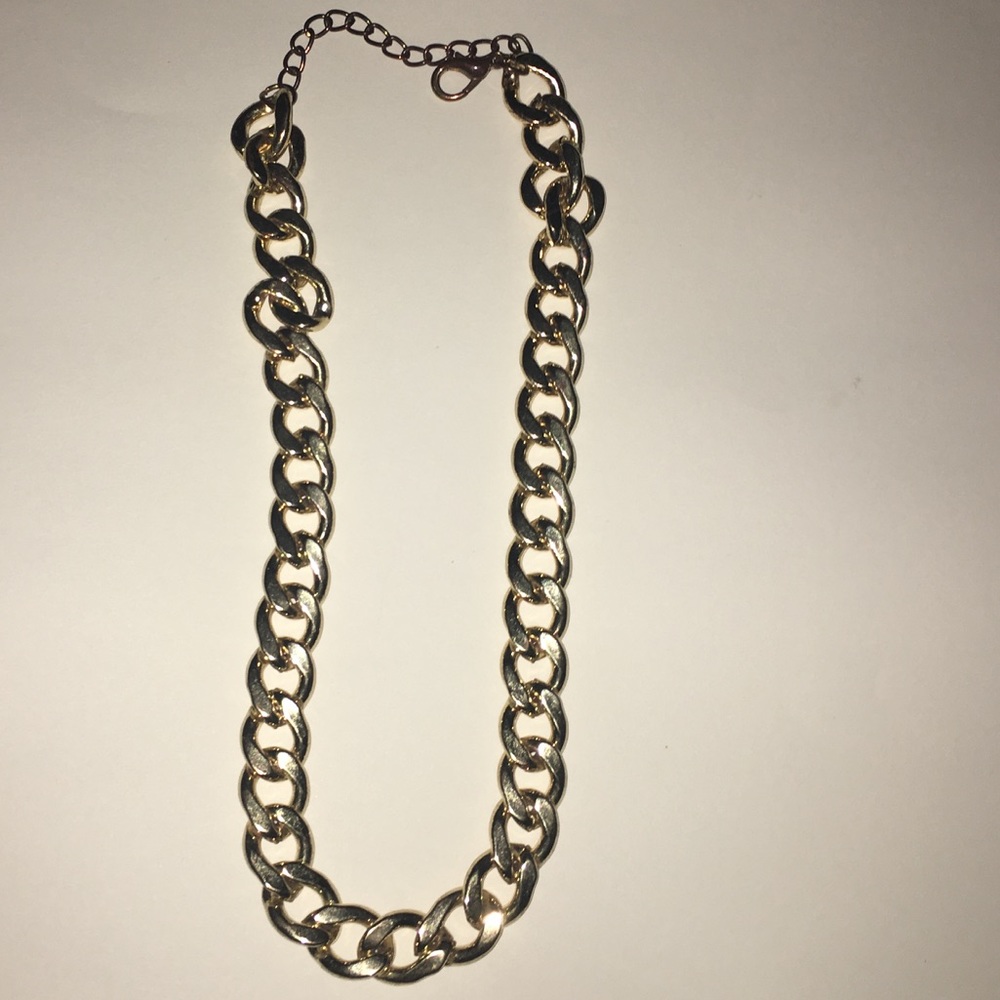 Gold chain necklace