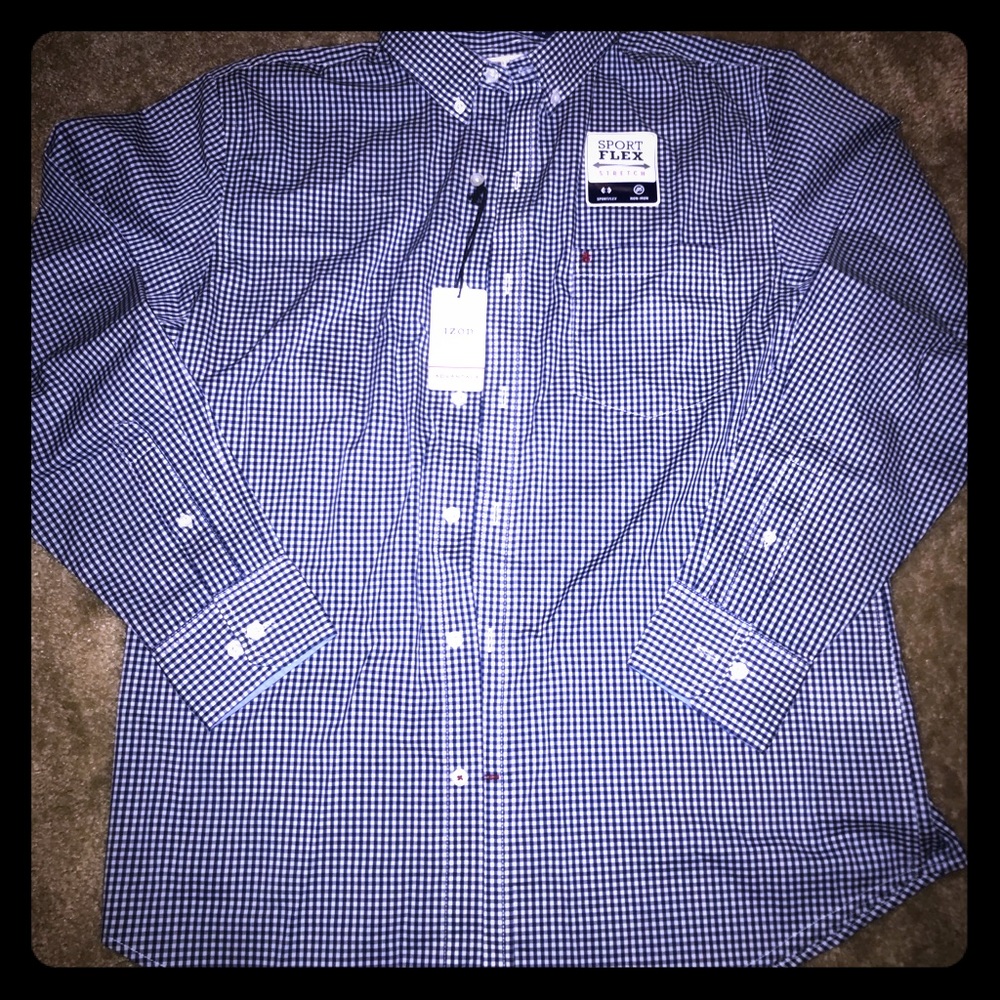 NWT IZOD Blue and White Button Down Dress Shirt !