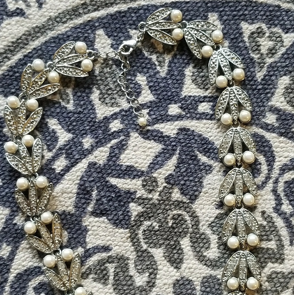 Vintage Pearl & Rhinestone Silvertone Necklace