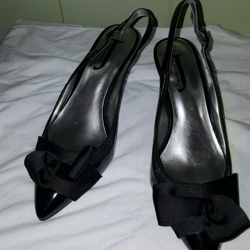 J. RENEE Black stappy sandals