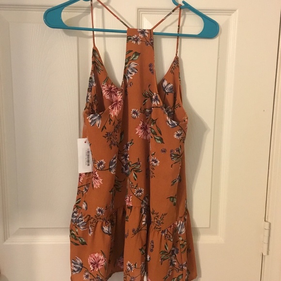 🐝 Floral Print Ruffled Tank 🐝 - Picture 4 of 4