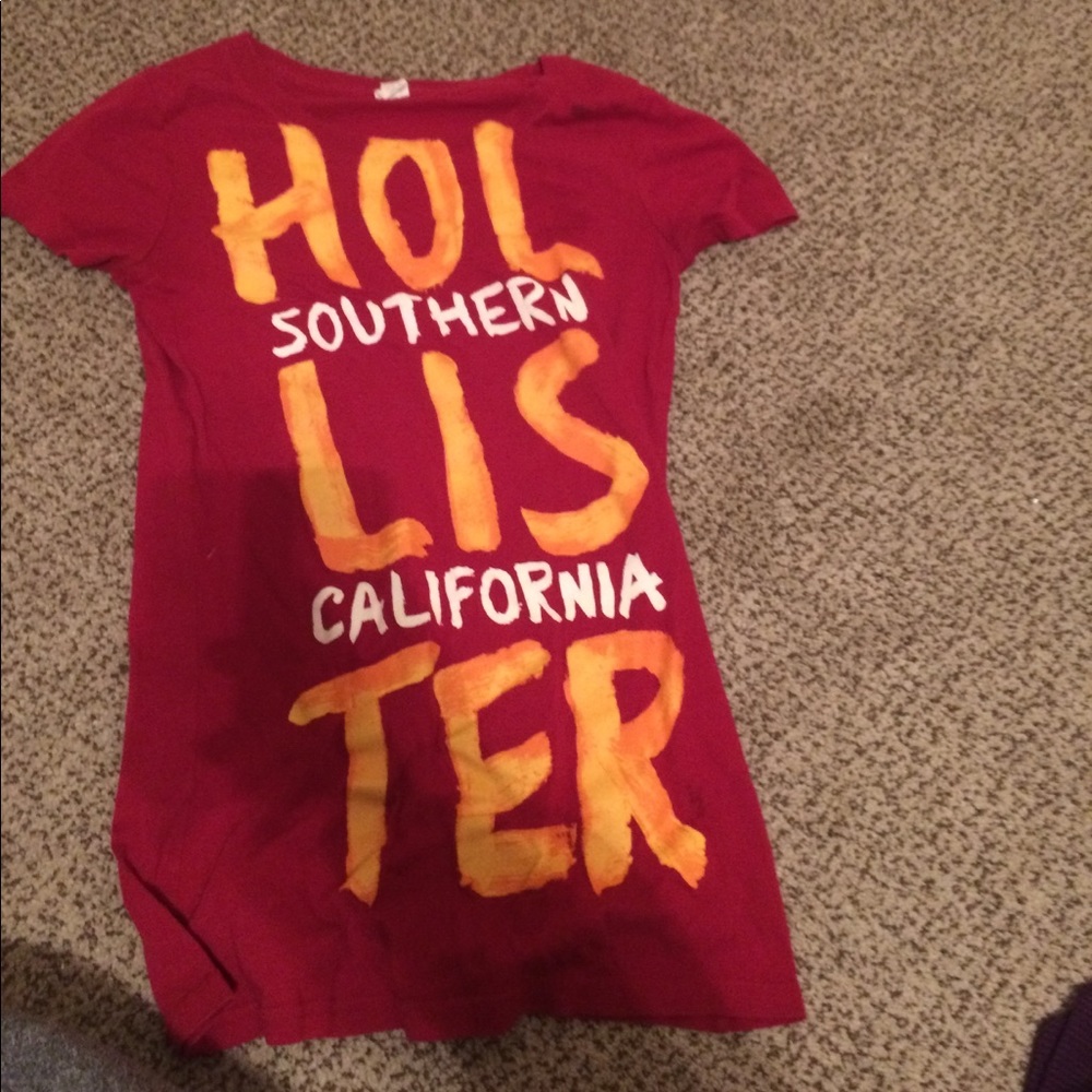 Hollister tee