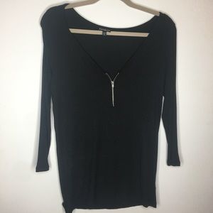 Express 3/4 length sleeved top. Zip up front