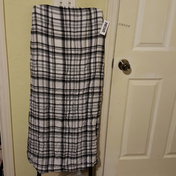 Kirra Dresses & Skirts - Long skirt