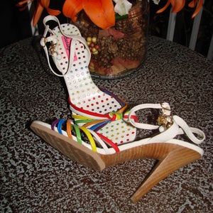 BETSEYVILLE VALENTIN HEELS RAINBOW W/ CHARMS