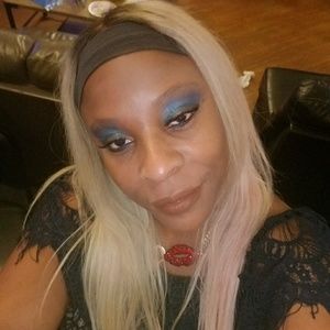 Meet your Posher, Cynthia