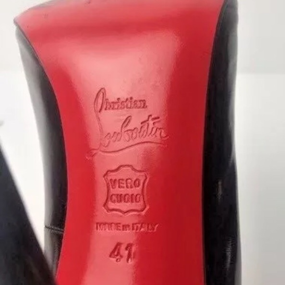 Authentic Christian Louboutin Pumps *SOLD* - Picture 4 of 7