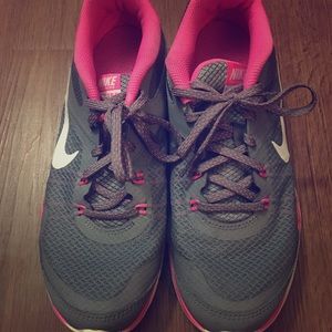 Excellent condition!  Nike Flex Trainer 5 women
