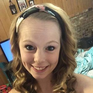 Meet your Posher, Monica