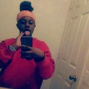 Meet your Posher, Angelique