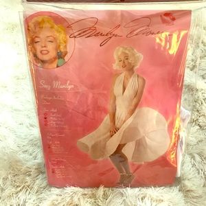 Marilyn Monroe costume