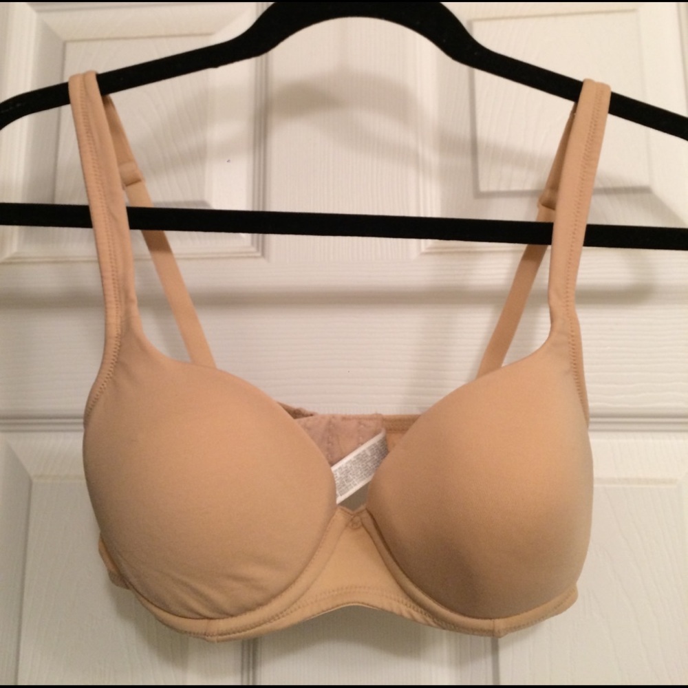 Wonderbra, Nude underwire bra