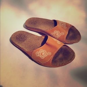 RARE Patagonia Orange sandals  GUC us7 euro36