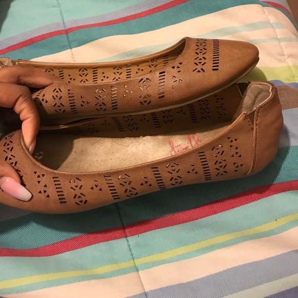 Flats - Picture 1 of 2