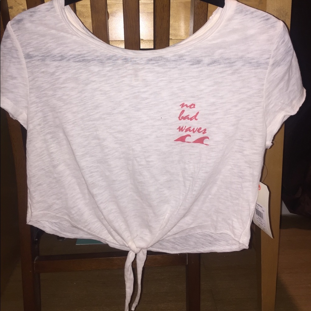 Billabong cropped t-shirt
