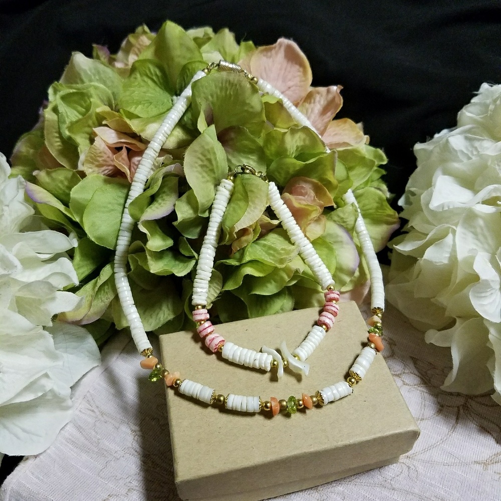*SALE* Hawaiian Shell Vintage Necklace & Bracelet