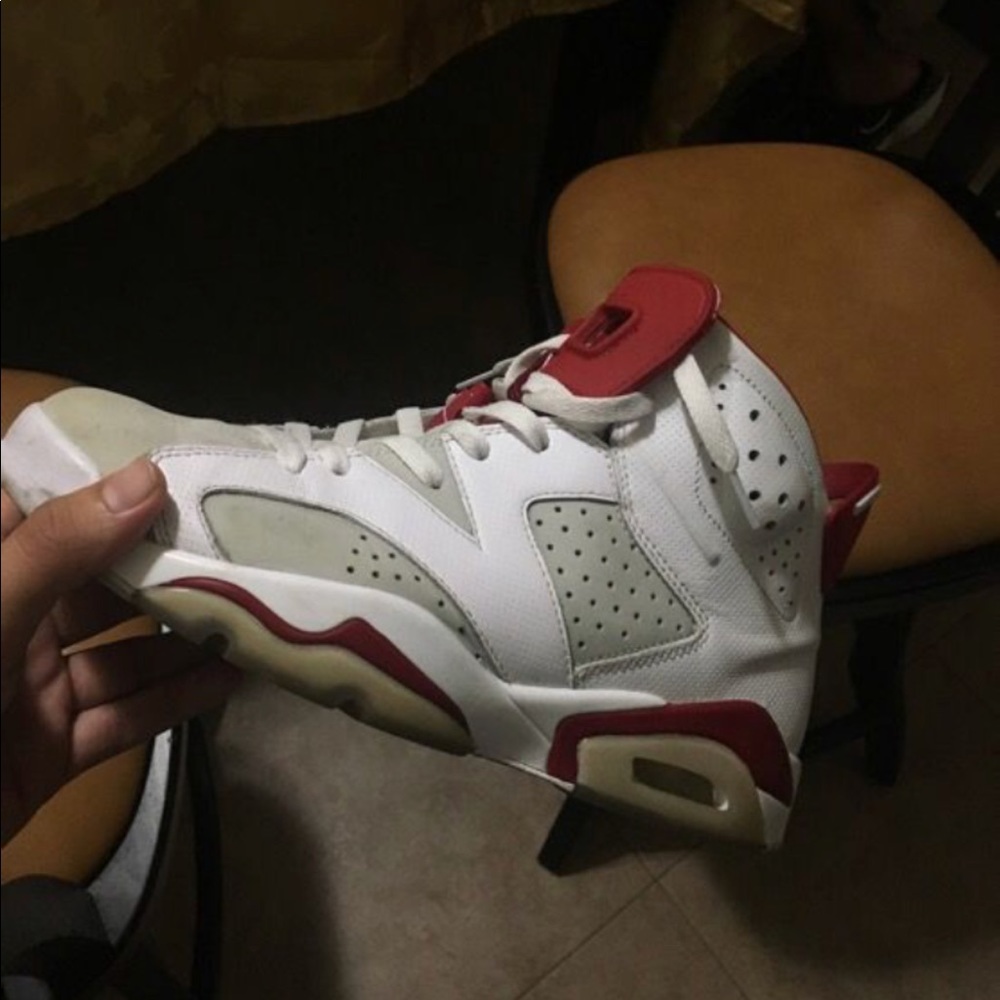 Jordan’s - Picture 2 of 4