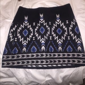 H&M black patterned mini skirt