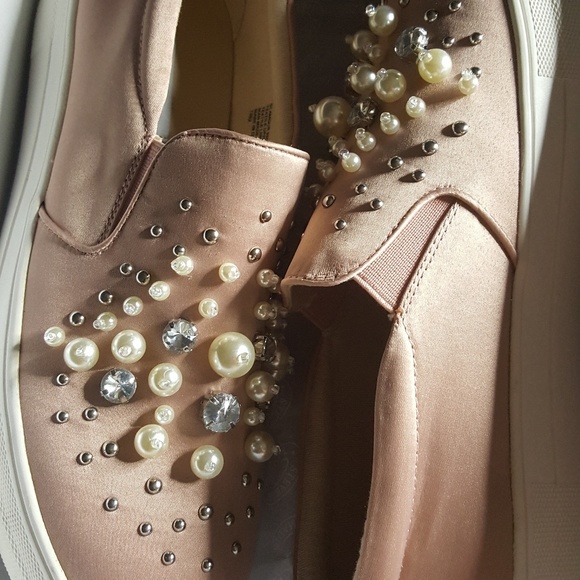 Steve Madden Blush Glamour Slide in Sneakers - Picture 6 of 8