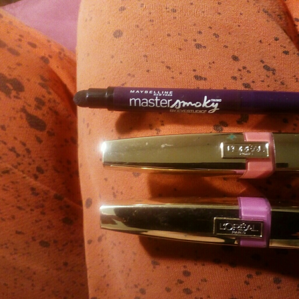 Eyeliner smudge pencil/ lip sticks