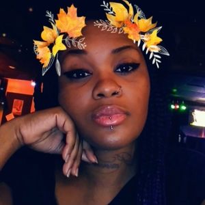 Meet your Posher, Monique