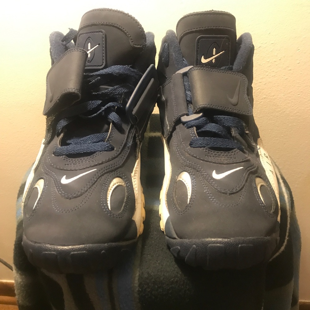 Diamond turfs