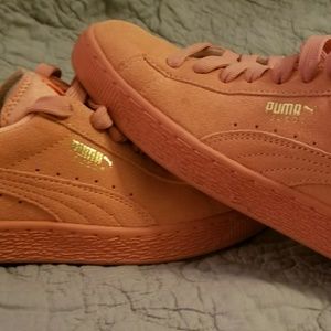 Puma Suede Size 6
