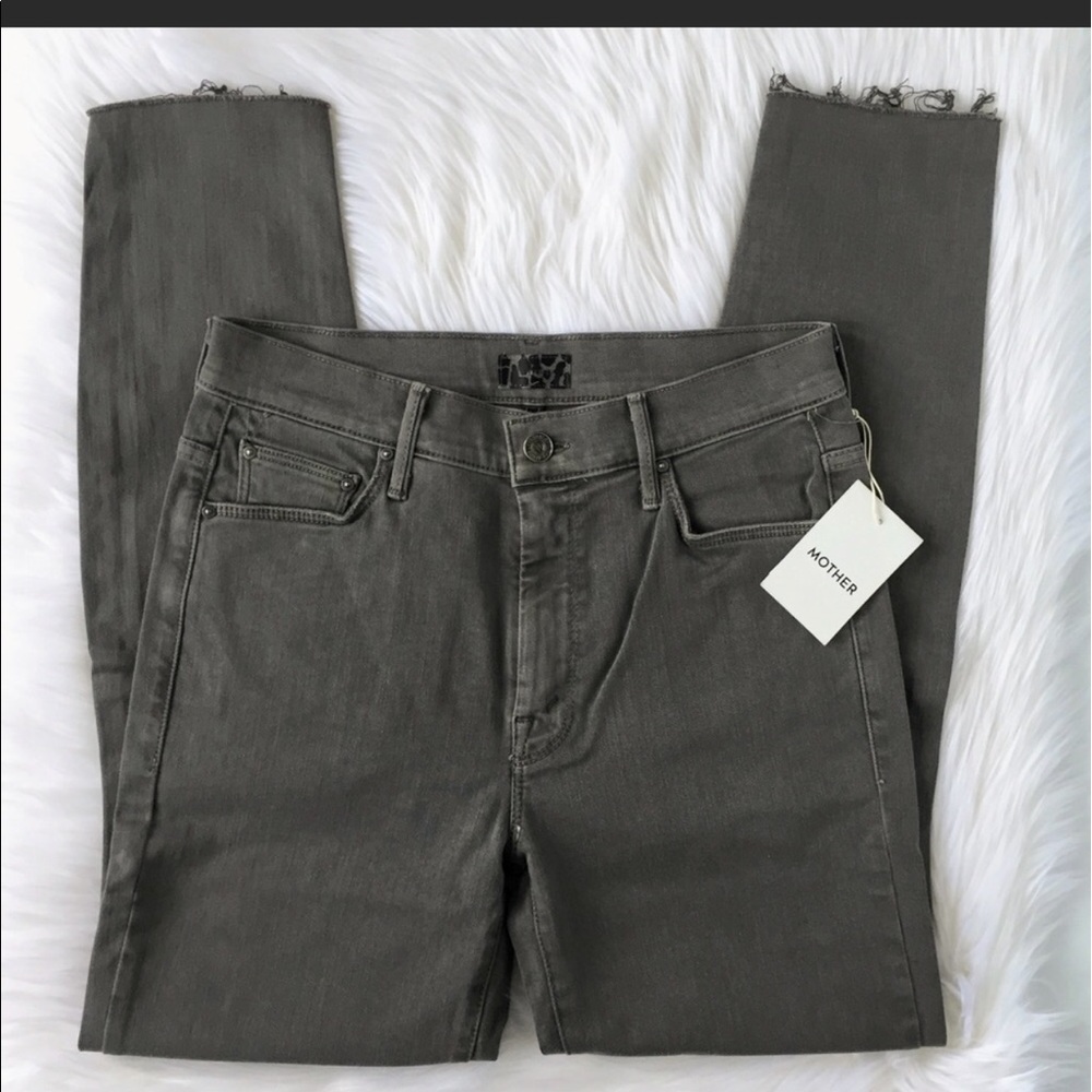 Super cute NWT mother ankle jeans!