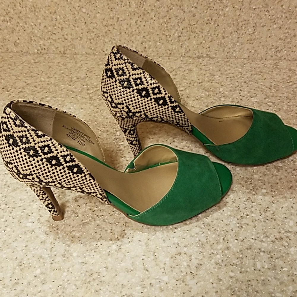 Green  open toe pump