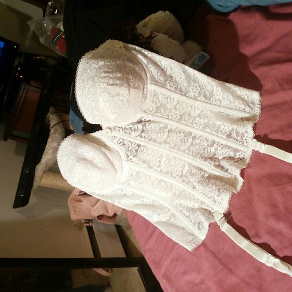 White lace Corset - Picture 2 of 5