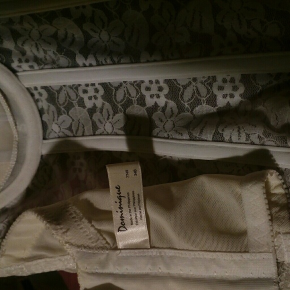 White lace Corset - Picture 5 of 5