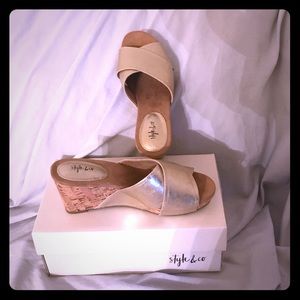 Jilleep Light Gold Slip On Wedges