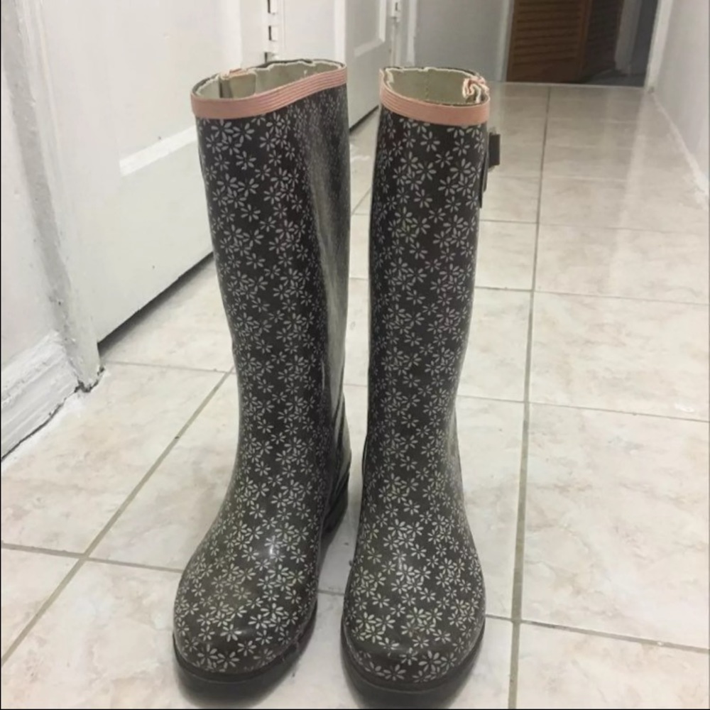 Rain boots
