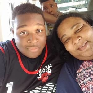 Meet your Posher, Deandre