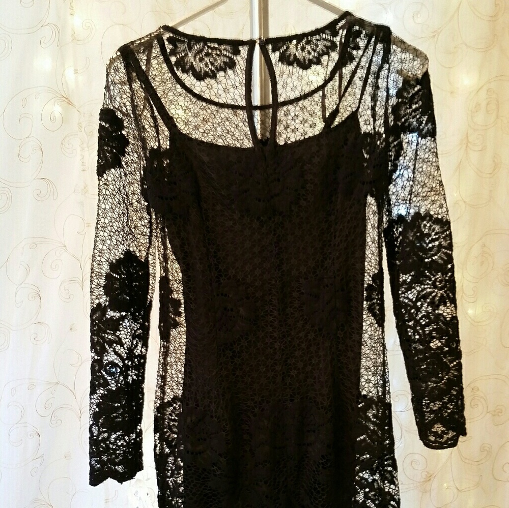 Nwt black lace dress size 4 Muse brand