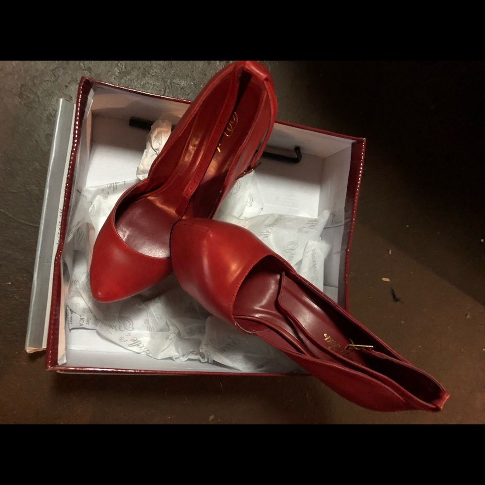 Red Heels 👠