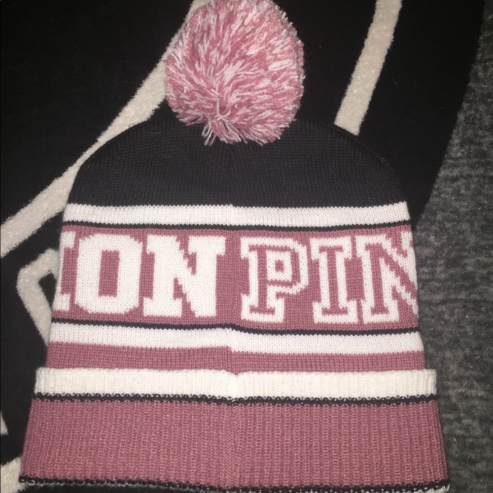 🔥NWOT VS PINK Beanie🔥