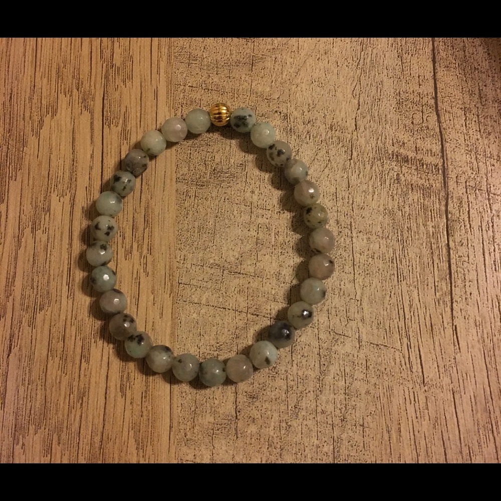 Sesame jasper Charma