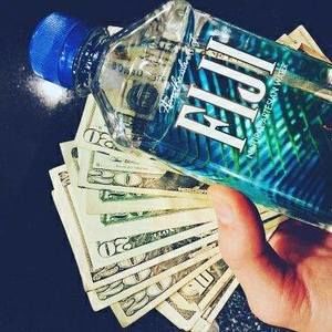 Meet your Posher, Messy