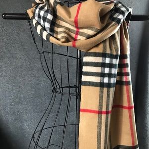 Beautiful soft 100% cashmere scarf