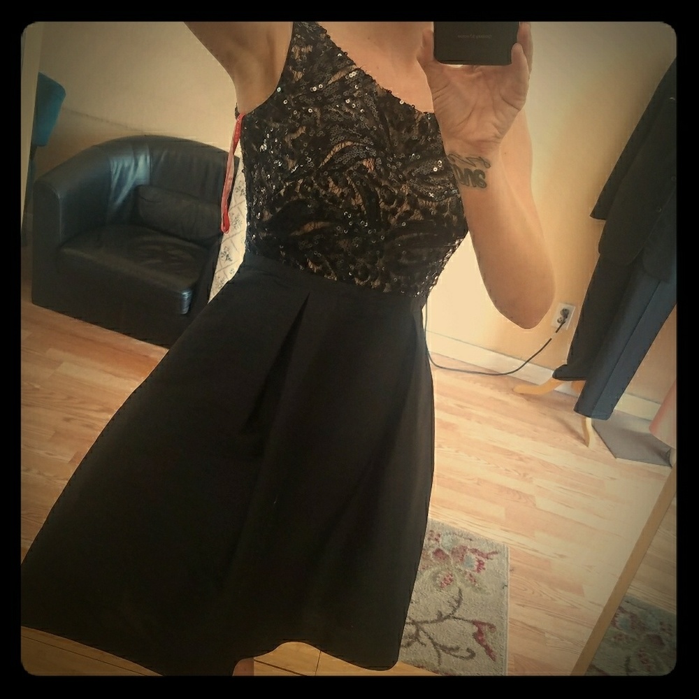 Monique lhuillier Back Down Cocktail Dress