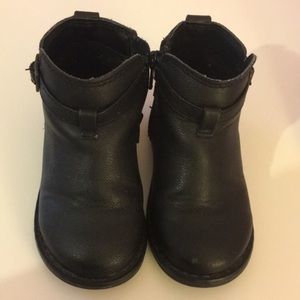 Gap toddler booties