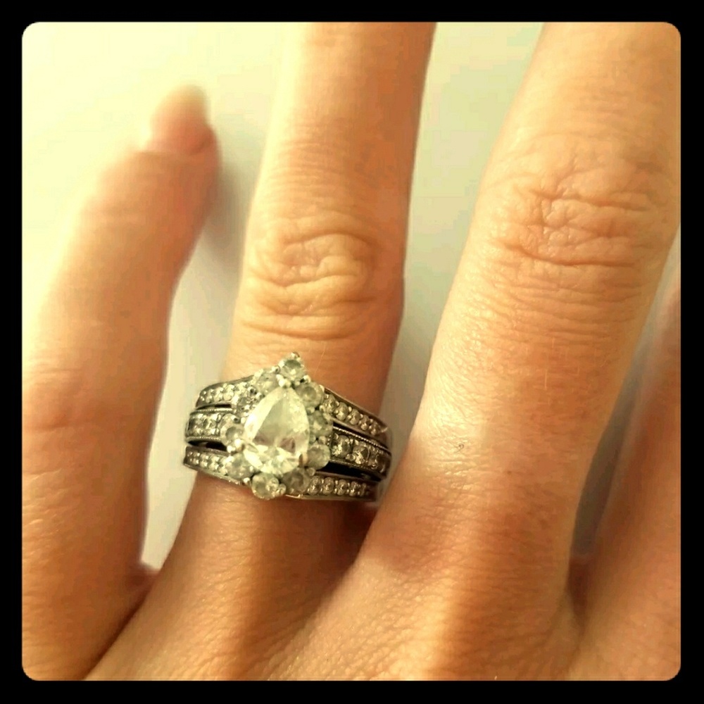 White gold 2 karat engagement ring